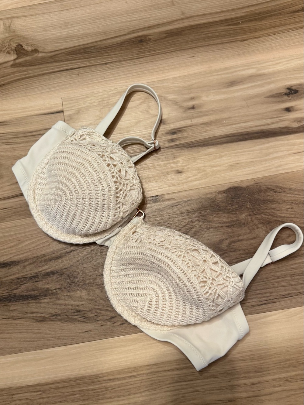 Women’s Shade & Shore Cream Crochet Lace Padded bikini top 38D